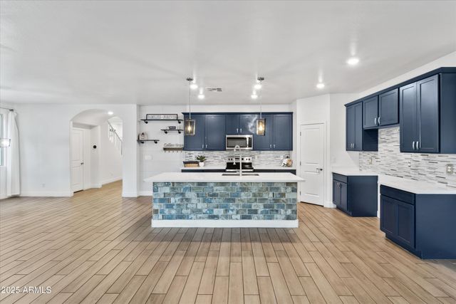 8916 W JEFFERSON Street, Tolleson, AZ 85353