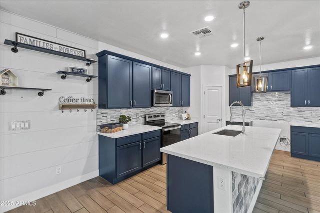 8916 W JEFFERSON Street, Tolleson, AZ 85353