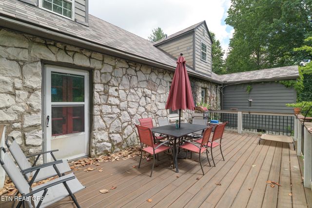 5804 Green Valley Drive, Knoxville, TN 37914