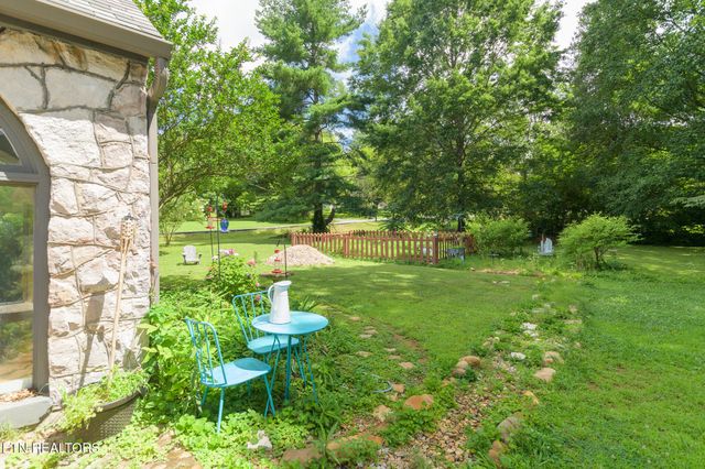 5804 Green Valley Drive, Knoxville, TN 37914