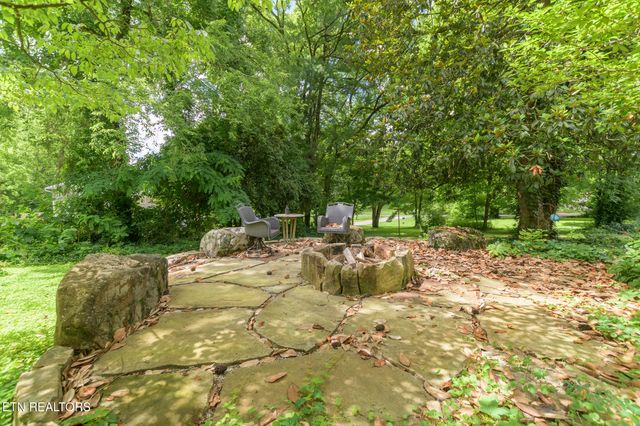 5804 Green Valley Drive, Knoxville, TN 37914