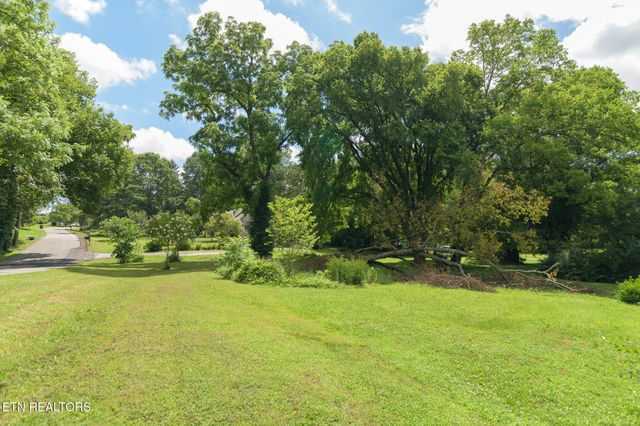 5804 Green Valley Drive, Knoxville, TN 37914