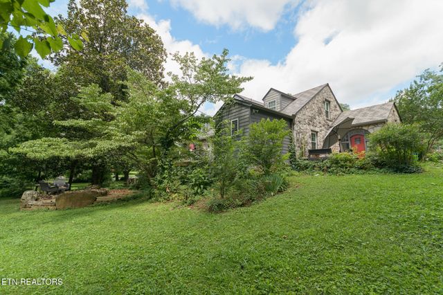 5804 Green Valley Drive, Knoxville, TN 37914