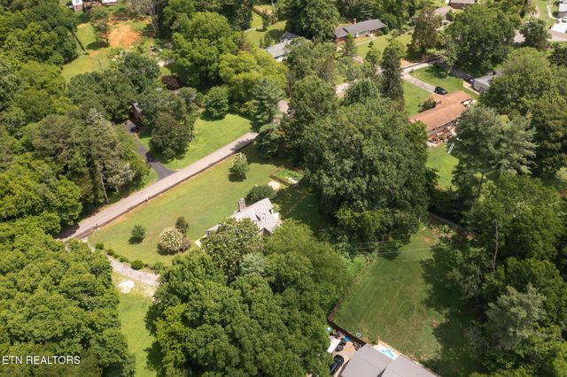5804 Green Valley Drive, Knoxville, TN 37914