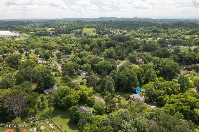 5804 Green Valley Drive, Knoxville, TN 37914