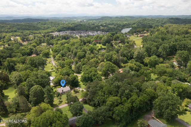 5804 Green Valley Drive, Knoxville, TN 37914