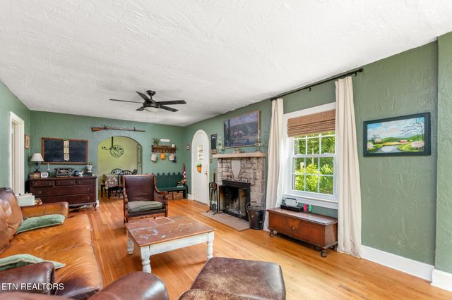 5804 Green Valley Drive, Knoxville, TN 37914