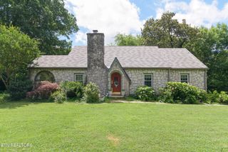 5804 Green Valley Drive, Knoxville, TN 37914