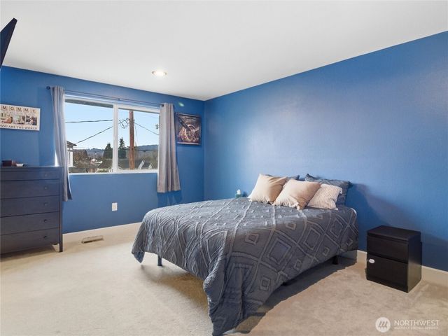 411 Hardefeldt Street SE, Orting, WA 98360