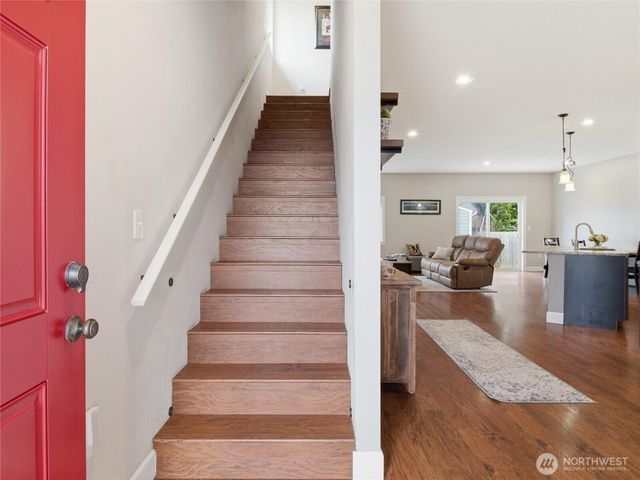 411 Hardefeldt Street SE, Orting, WA 98360