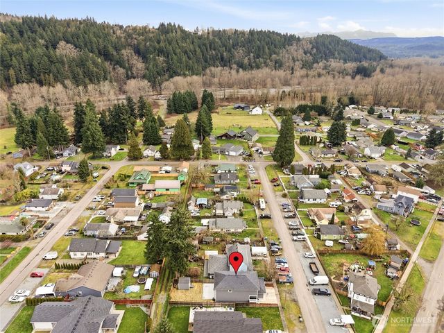 411 Hardefeldt Street SE, Orting, WA 98360
