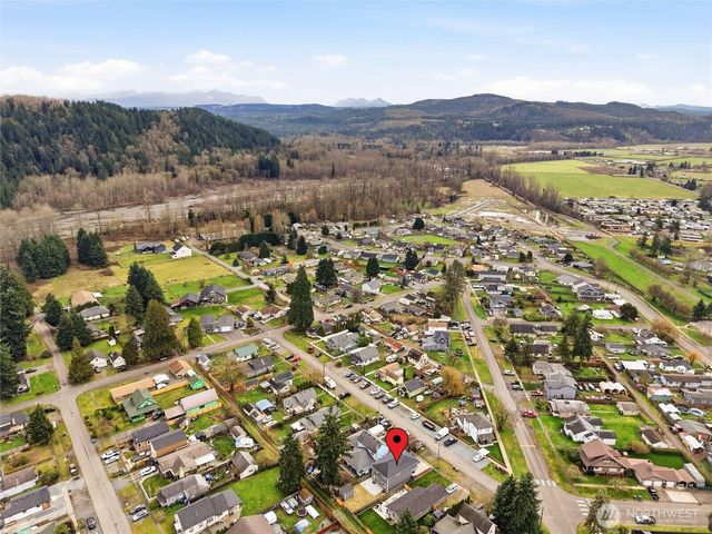 411 Hardefeldt Street SE, Orting, WA 98360