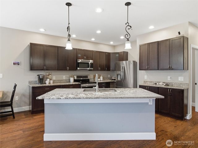 411 Hardefeldt Street SE, Orting, WA 98360