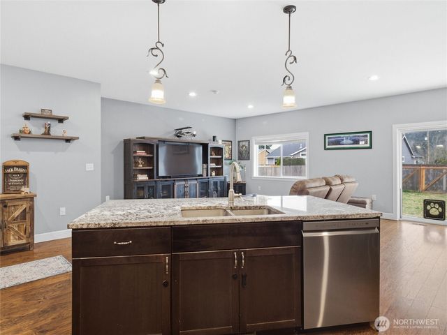 411 Hardefeldt Street SE, Orting, WA 98360