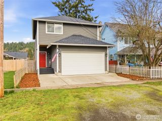 411 Hardefeldt Street SE, Orting, WA 98360