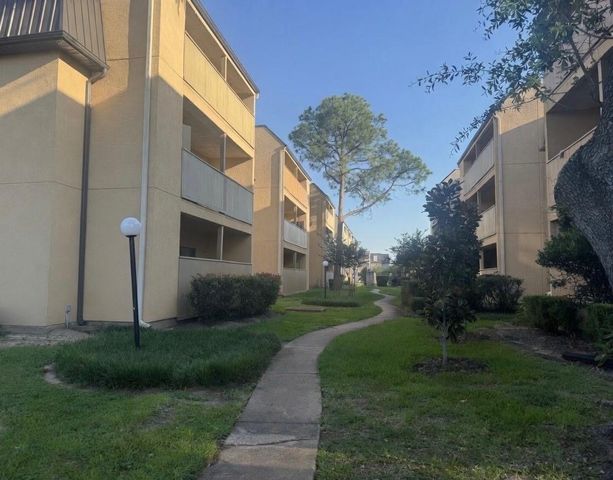 8521 Hearth Dr 3, Houston, TX 77054
