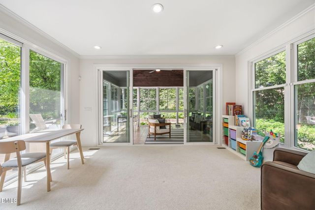 8 Sedgewood Road, Chapel Hill, NC 27514