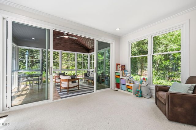 8 Sedgewood Road, Chapel Hill, NC 27514