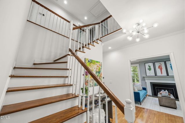 8 Sedgewood Road, Chapel Hill, NC 27514