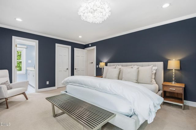 8 Sedgewood Road, Chapel Hill, NC 27514
