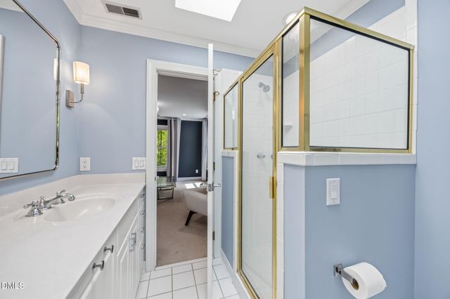 8 Sedgewood Road, Chapel Hill, NC 27514