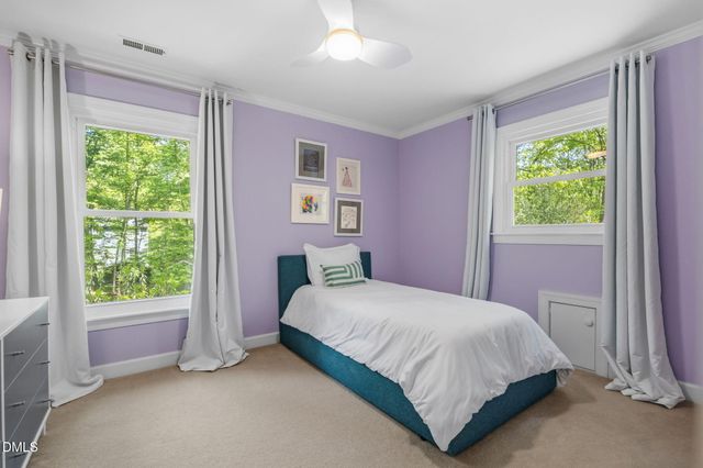 8 Sedgewood Road, Chapel Hill, NC 27514