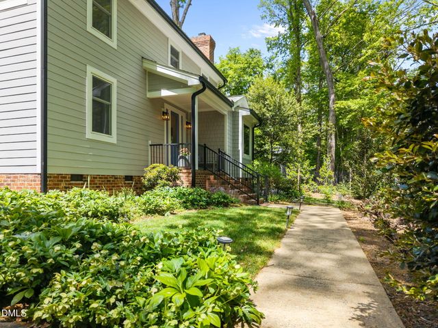 8 Sedgewood Road, Chapel Hill, NC 27514