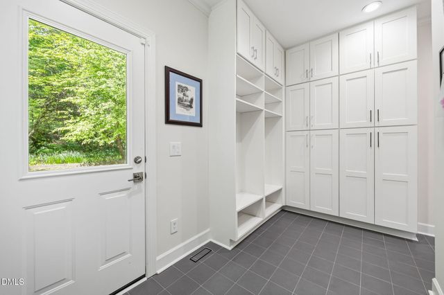 8 Sedgewood Road, Chapel Hill, NC 27514