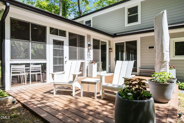 8 Sedgewood Road, Chapel Hill, NC 27514