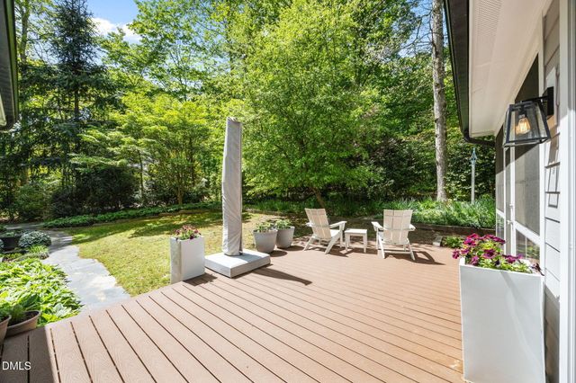 8 Sedgewood Road, Chapel Hill, NC 27514
