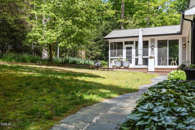 8 Sedgewood Road, Chapel Hill, NC 27514