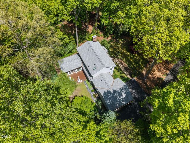 8 Sedgewood Road, Chapel Hill, NC 27514