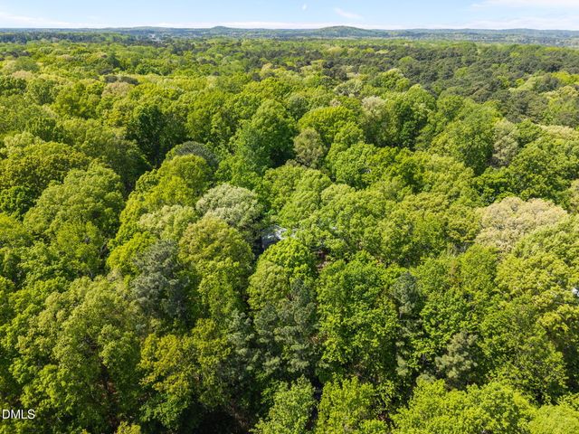 8 Sedgewood Road, Chapel Hill, NC 27514