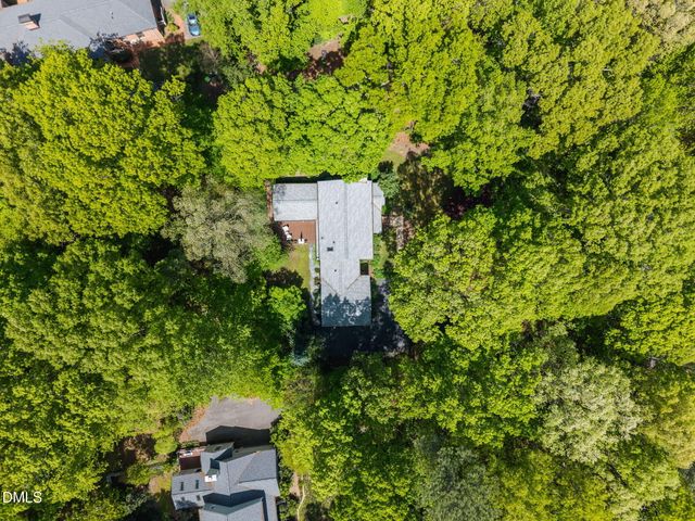 8 Sedgewood Road, Chapel Hill, NC 27514