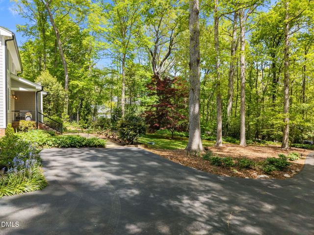 8 Sedgewood Road, Chapel Hill, NC 27514