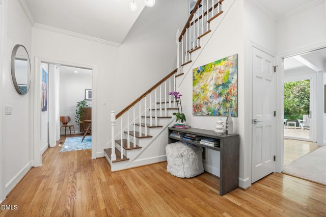 8 Sedgewood Road, Chapel Hill, NC 27514