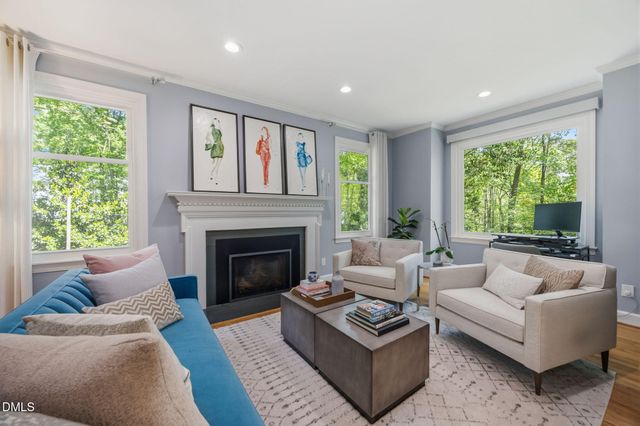 8 Sedgewood Road, Chapel Hill, NC 27514