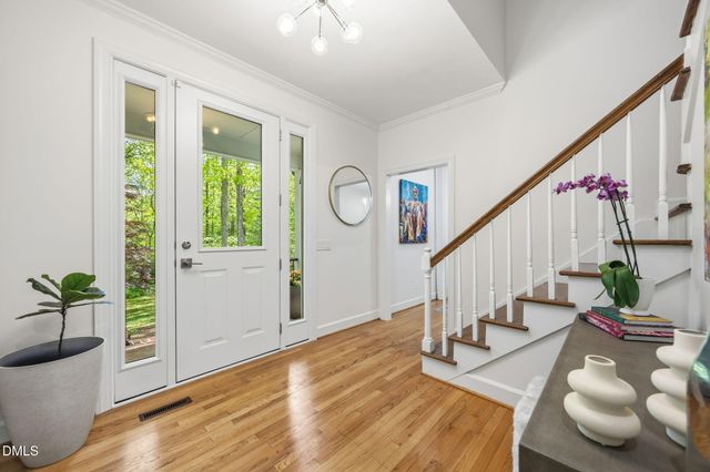 8 Sedgewood Road, Chapel Hill, NC 27514