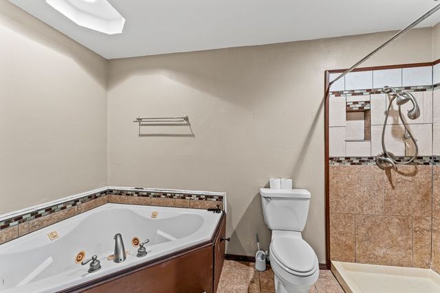 11661 Oak Hills Drive, Bentonville, AR 72712