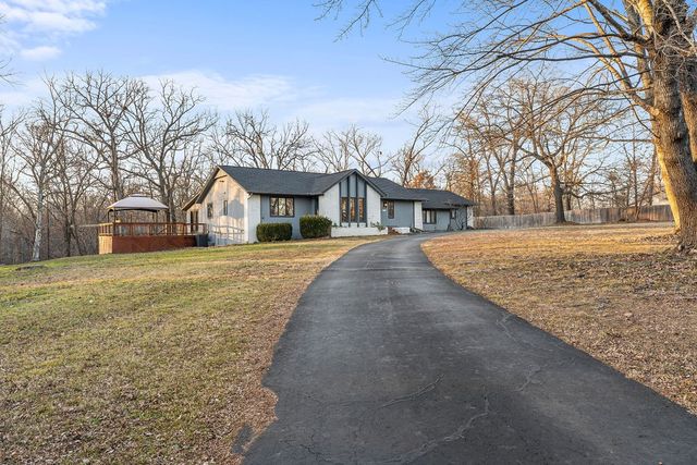 11661 Oak Hills Drive, Bentonville, AR 72712