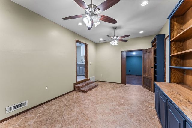 11661 Oak Hills Drive, Bentonville, AR 72712