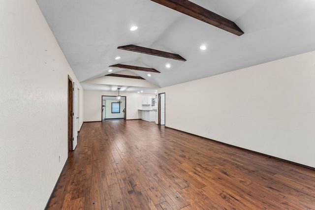 11661 Oak Hills Drive, Bentonville, AR 72712