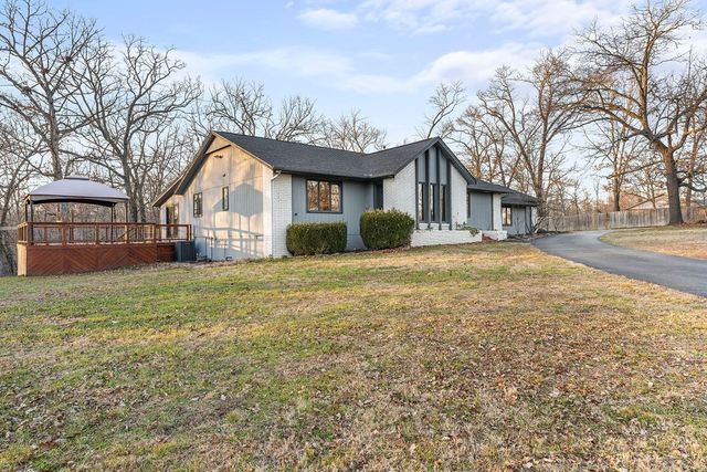 11661 Oak Hills Drive, Bentonville, AR 72712