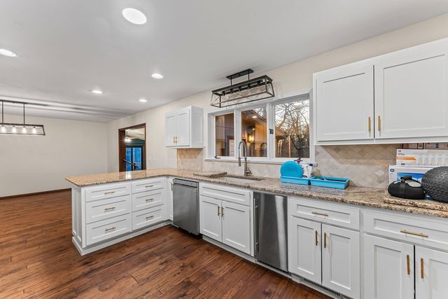 11661 Oak Hills Drive, Bentonville, AR 72712