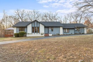 11661 Oak Hills Drive, Bentonville, AR 72712