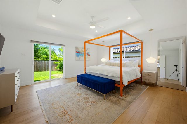 6415 Mercedes Avenue, Dallas, TX 75214