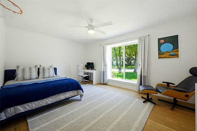 6415 Mercedes Avenue, Dallas, TX 75214