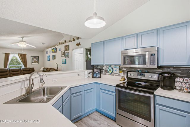 1181 Larkspur Street SE, Palm Bay, FL 32909