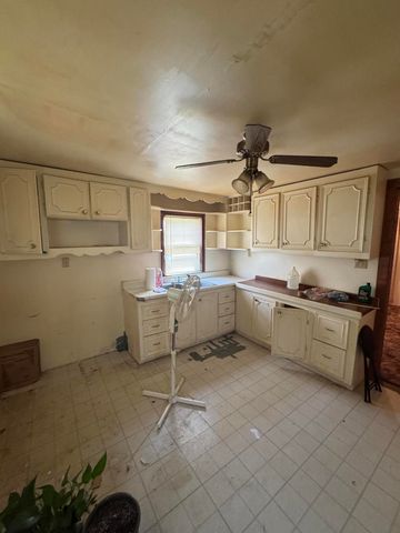 1723 W Chestnut Street, Springfield, MO 65802