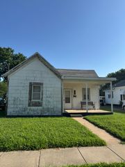1723 W Chestnut Street, Springfield, MO 65802